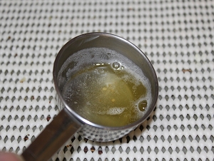 搾りたてのゴマ油