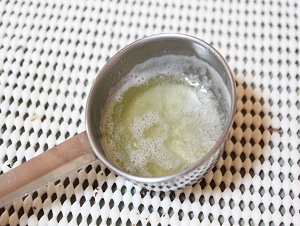 搾りたての洗いゴマ油