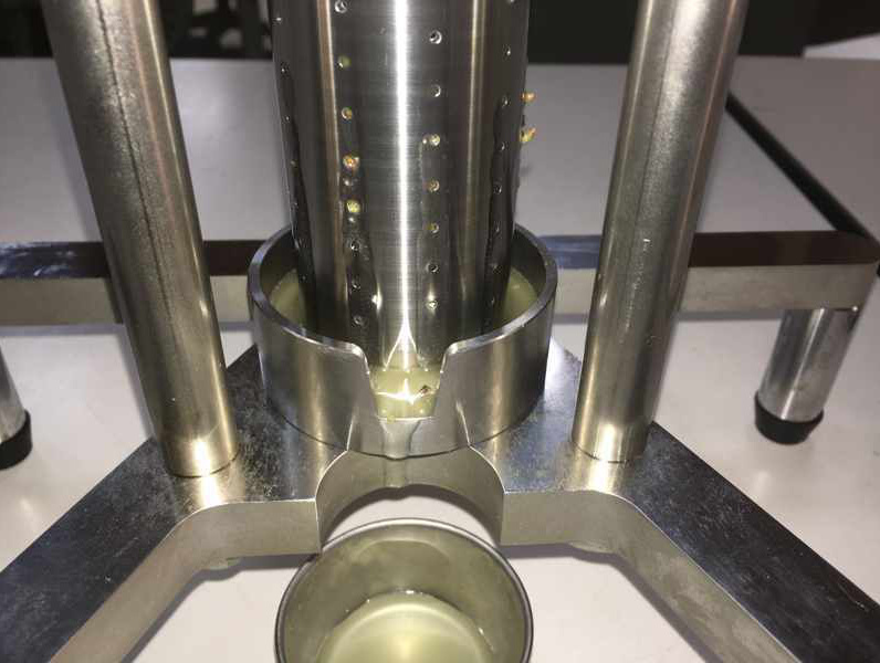 ツバキ油の「しぼりかす」